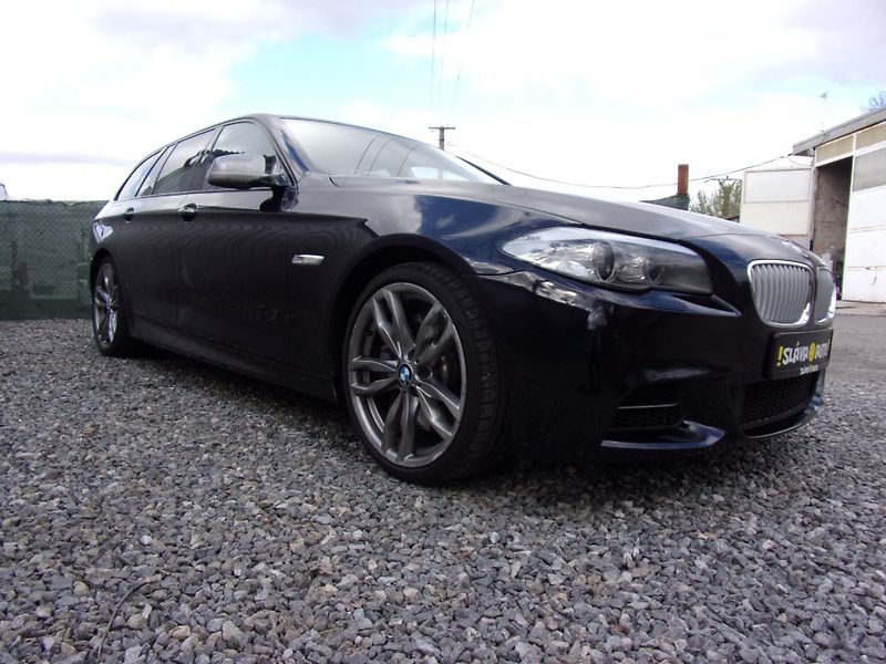 BMW Řada 5 (2012) M550d X-DRIVE 280kW KRÁSNÝ VŮZ - fotka 3 z 34