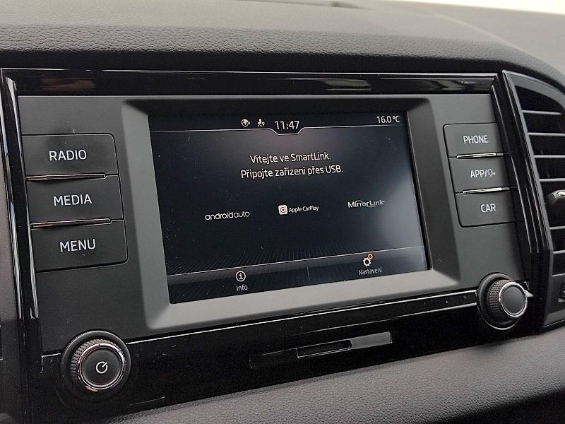 Škoda Karoq (2021) Active 1,5 Tsi - fotka 15 z 34