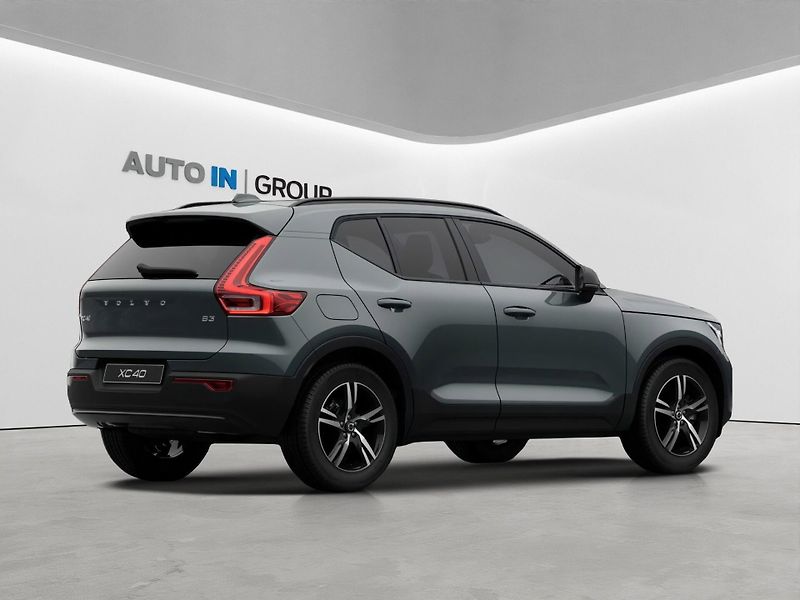 Volvo XC40 (2026) DARK B3 PLUS FWD,360°KAMERA - fotka 5 z 9