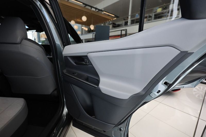 Toyota C-HR EXECUTIVE VIP světlý interiér - fotka 14 z 19