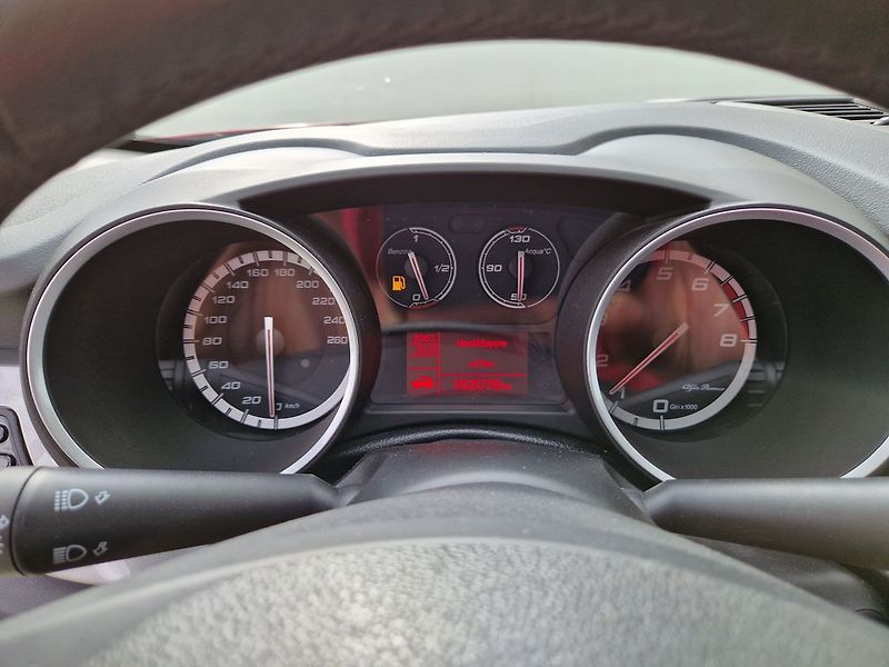 Alfa Romeo Giulietta Turismo 1.4 T 120 - fotka 12 z 27