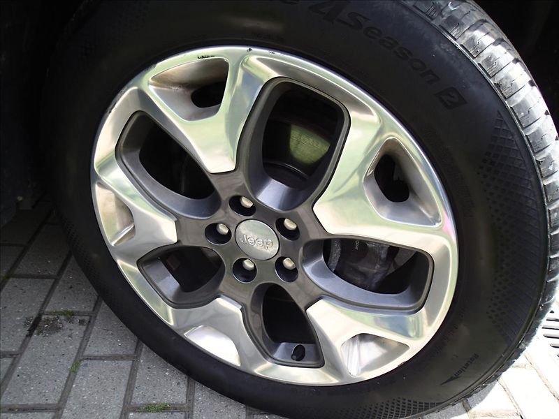 Jeep Compass 2,0 103 KW,Longitude 4WD,2.Maj - fotka 4 z 51