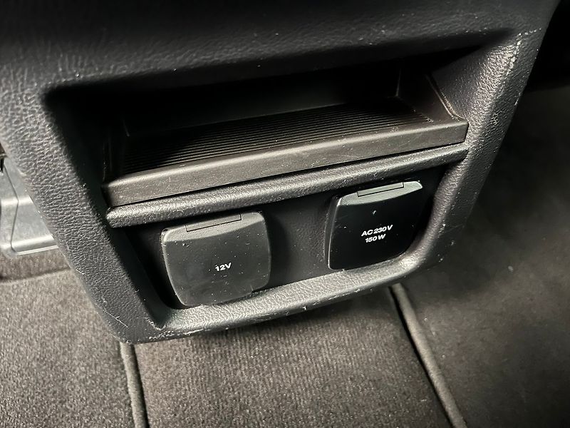 Ford S-MAX 2,5 HEV Titanium 7míst - fotka 28 z 70