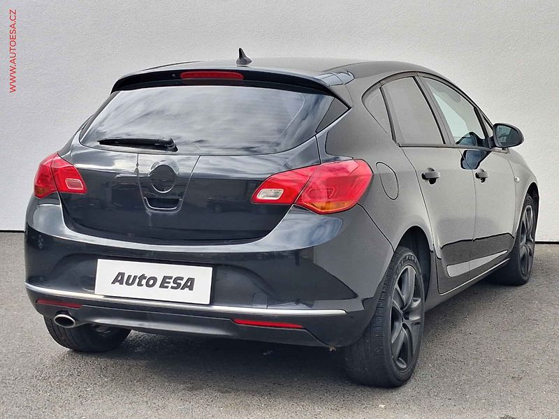 Opel Astra (2014) 2.0CDTi, ČR, AC, temp - fotka 4 z 16