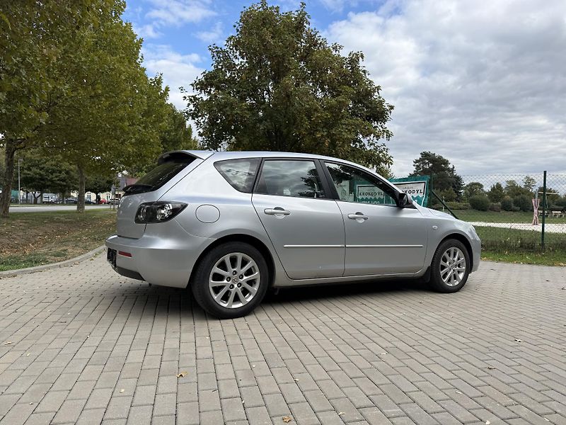Mazda 3 2.0 Sport Active - fotka 11 z 30
