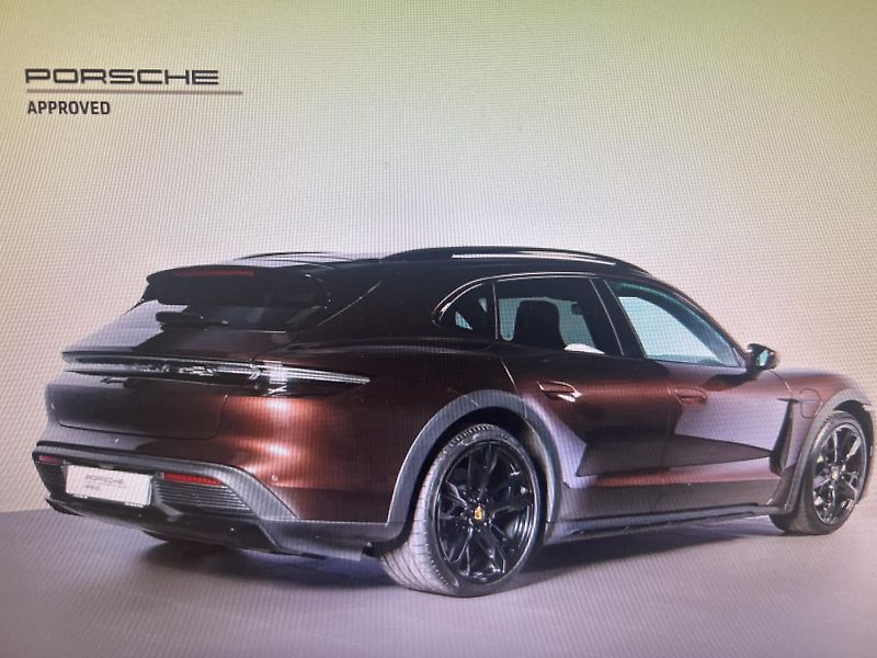 Porsche Taycan 4 CROSS TURISMO 92% - fotka 3 z 6
