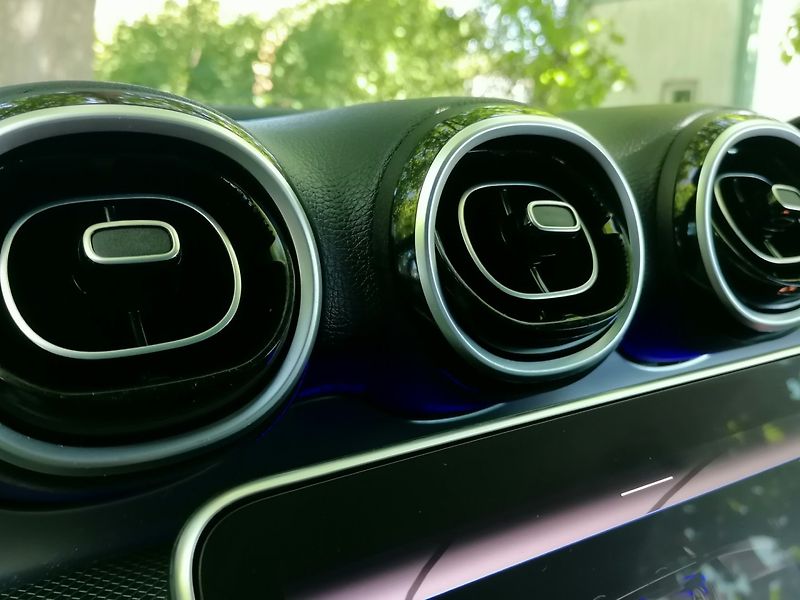 Mercedes-Benz Třídy C (2022) 200d 9G Luxury Line,Kůže - fotka 29 z 42