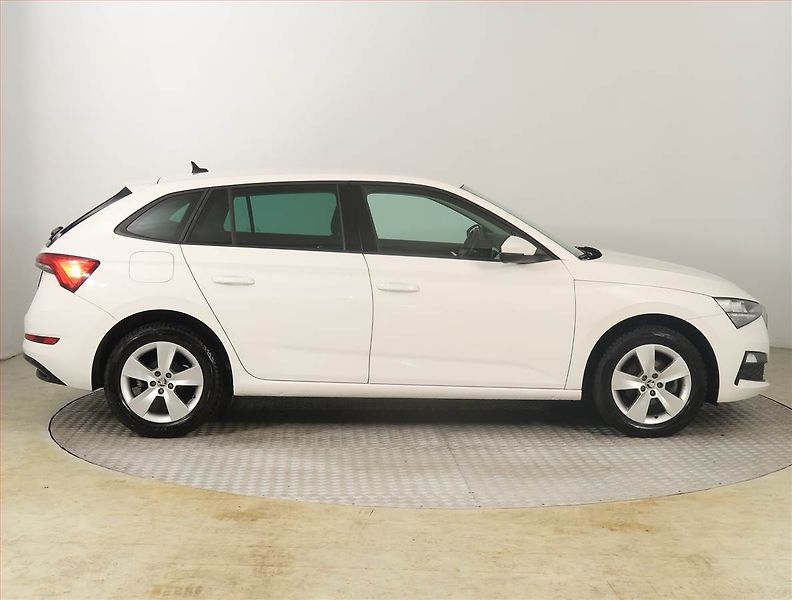 Škoda Scala (2021) Ambition 1.0 TSI, Serv.kniha - fotka 6 z 18