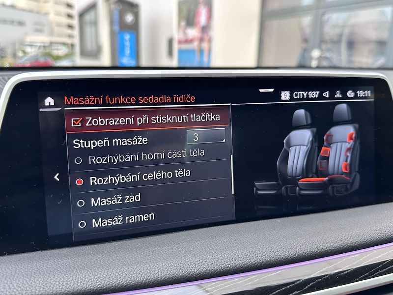 BMW Řada 7 740d xDrive, Masáže, Nezávislé - fotka 16 z 29