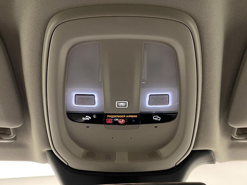 Volvo V90 T6 AWD RECHARGE REZERVACE - fotka 30 z 58