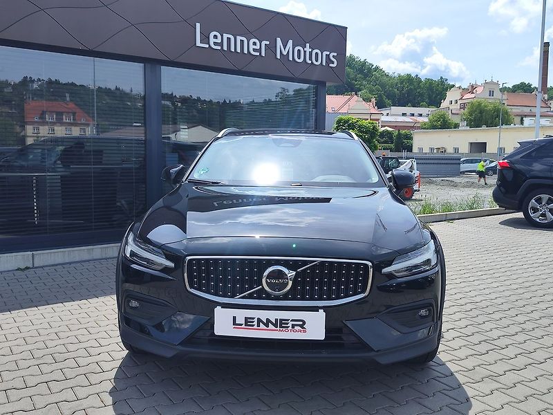 Volvo V60 B4/145kW AWD Auto Plus My24 - fotka 2 z 36