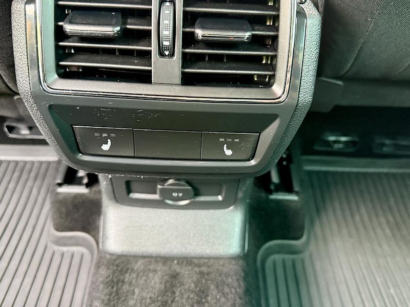 Škoda Karoq (2021) 1,5TSi 110kW STYLE Koup.ČR,ACC - fotka 10 z 20