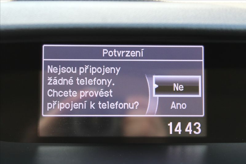Honda CR-V 2,0 i  NOVÉ V ČR,1.MAJITEL,DPH - fotka 12 z 37