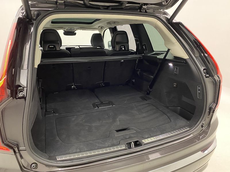 Volvo XC90 T8 AWD RECHARGE ULT REZERVACE - fotka 6 z 68