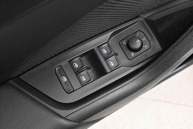 Škoda Octavia 2,0 TDI 110 kW DSG Ambition Zá - fotka 25 z 30