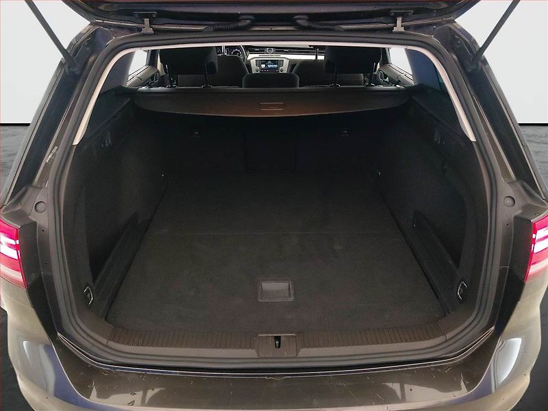 Volkswagen Passat (2015) 2.0 TDI, Automat, Serv.kniha - fotka 14 z 19