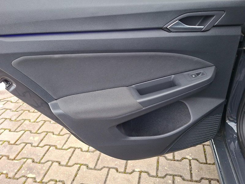 Volkswagen Golf (2021) 2.0TDI 85kW DSG -TAŽ.ZAŘ.-DPH - fotka 30 z 39