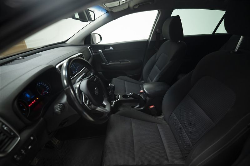 Kia Sportage 1,6 CRDi NAVI KAMERA VÝHŘEV ČR - fotka 20 z 49