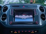 Volkswagen Tiguan 1.4TSI MANUÁL VÝHŘEV PANORAMA - náhled 40