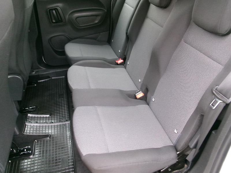 Peugeot Rifter (2022) 1.2i KOUPENO ČR,1.MAJITEL - fotka 8 z 16