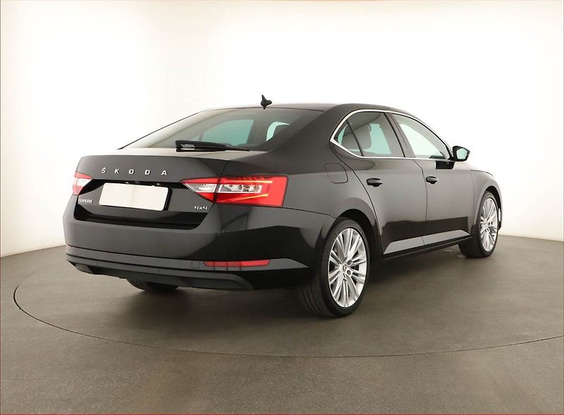 Škoda Superb (2022) Style 2.0 TDI - fotka 5 z 20