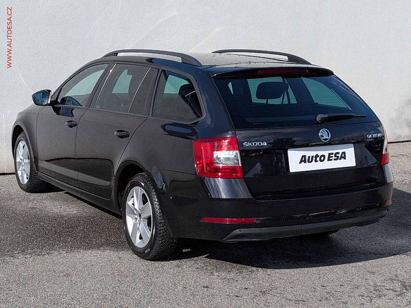 Škoda Octavia (2019) 1.5TSi, ČR, AC, výhřev sed - fotka 4 z 15