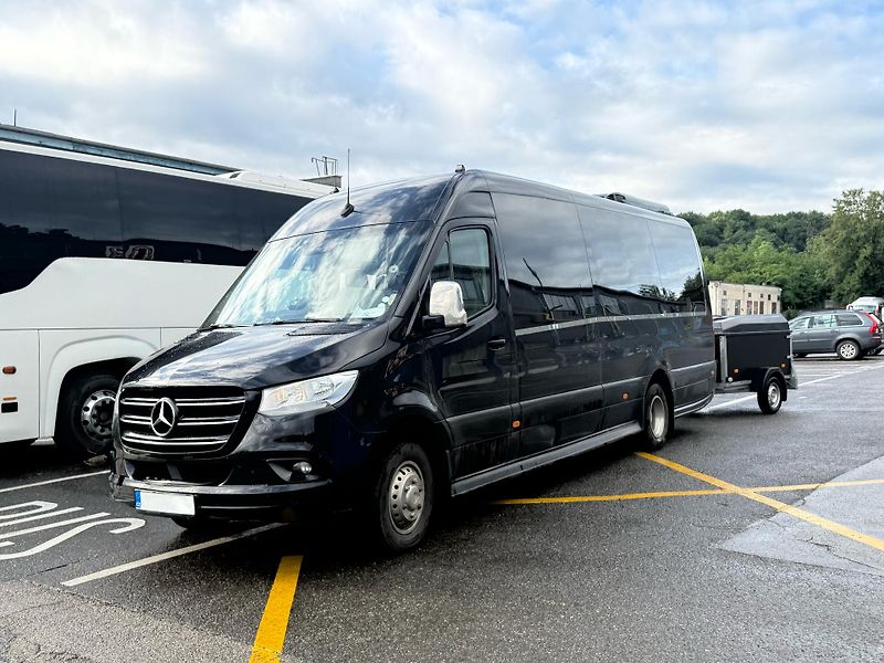 Mercedes-Benz (2019) 519CDI XXL / 3.0 V6 / 24+1   - fotka 2 z 16