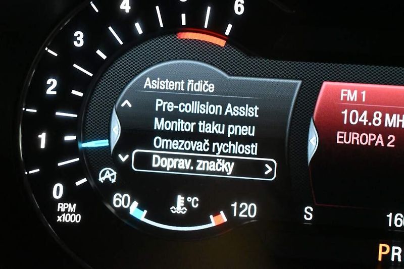 Ford Mondeo (2020) 2.0 LED ACC SONY 8AT ECOBLUE T - fotka 31 z 36