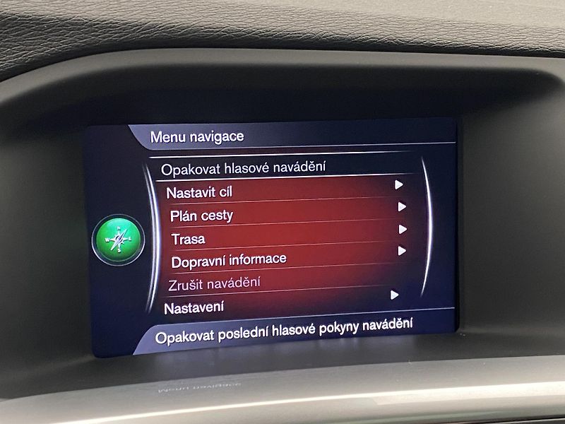 Volvo V60 CC D4 AWD SUMMUM REZERVACE - fotka 35 z 42