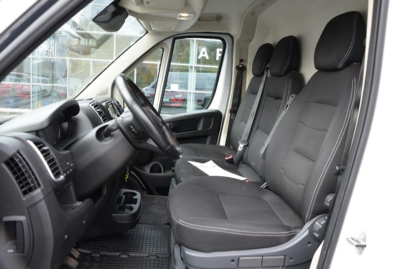 Peugeot Boxer (2024) 2.2BHDI 140 4350 L4H2 4d - fotka 8 z 11