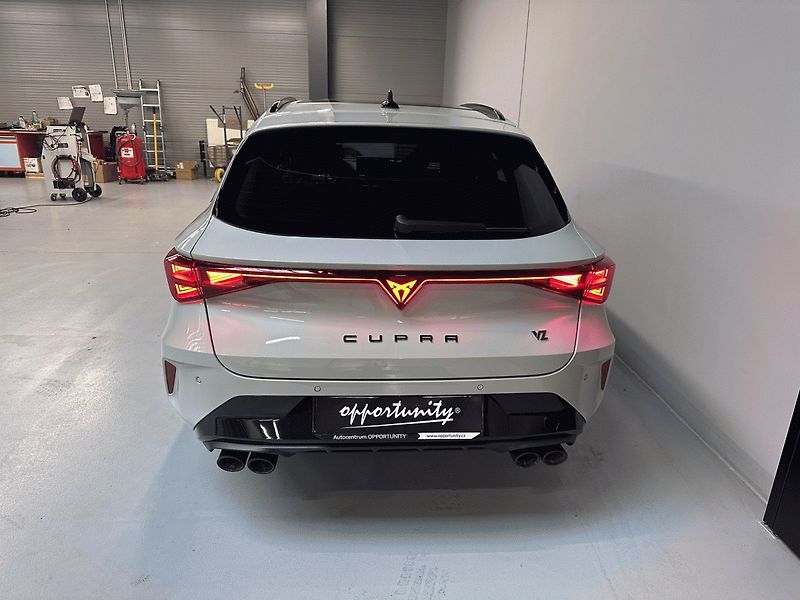 Cupra Leon (2026) SP VZ 2.0 TSI 333k 4WD - fotka 5 z 19