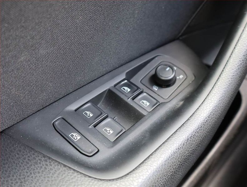 Volkswagen Passat (2021) Elegance 2.0 TDI, Automat - fotka 16 z 19