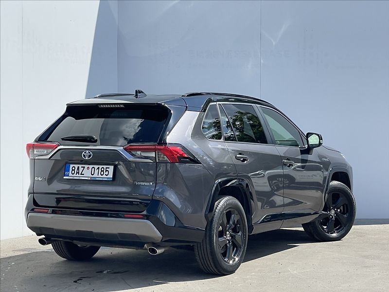 Toyota RAV4 2,5 Hybrid e-CVT Selection NAV - fotka 3 z 23