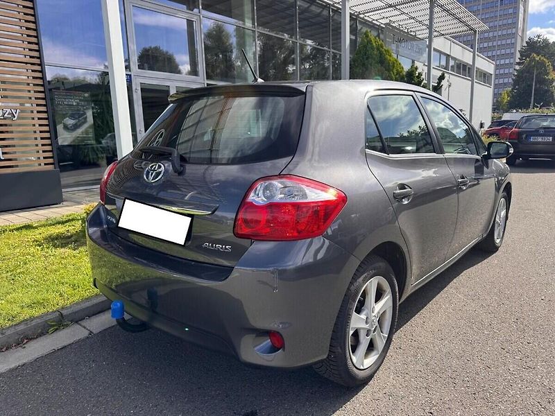 Toyota Auris 1.6 - fotka 3 z 13