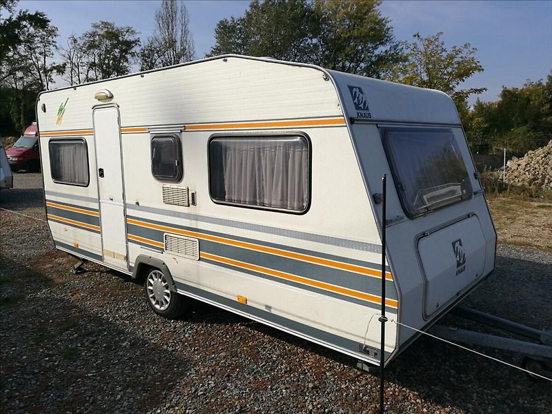 Knaus 450 předstan - fotka 2 z 15
