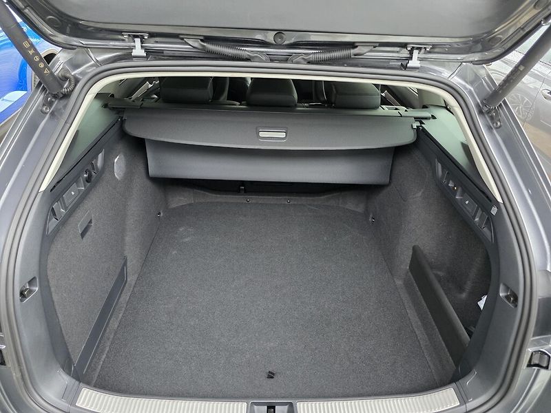 Škoda Superb Combi DSG 4M 2,0TDi 142kW L&K - fotka 28 z 28