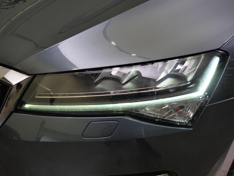 Škoda Superb - fotka 9 z 27