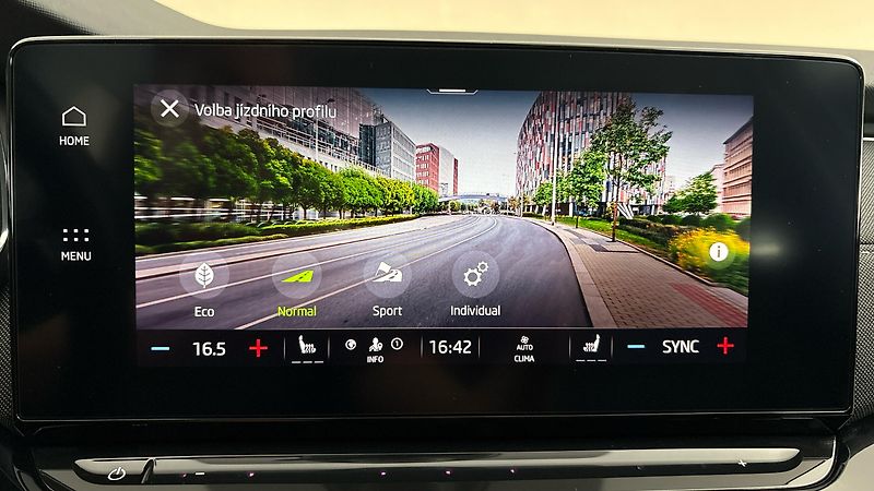 Škoda Octavia 2.0 TDI DSG Style Combi - fotka 25 z 25