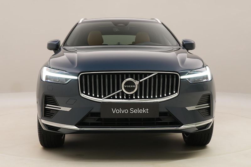 Volvo XC60 T8 AWD ULTRA BRIGHT REZERVACE - fotka 16 z 64