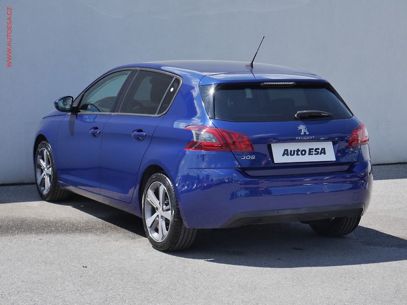 Peugeot 308 (2018) 1.2PT, 1.maj,ČR, Klima - fotka 6 z 23