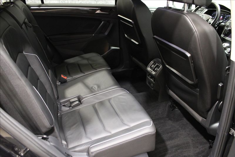 Volkswagen Tiguan Allspace 2,0 TSI ALL 4M DSG R-line - fotka 12 z 33