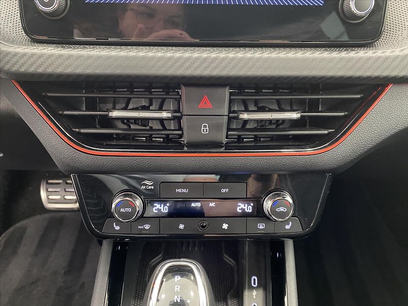 Škoda Scala 1,0 TSI 85kW DSG Monte Carlo - fotka 15 z 27