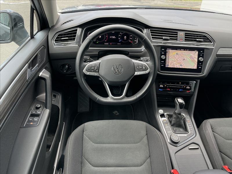 Volkswagen Tiguan Allspace 2,0 TDI 4MOT DSG Elegance NAVI - fotka 7 z 23