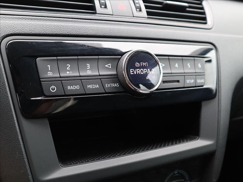 Škoda Rapid 1,0 TSi, 70kW, Výhřevy, Klima - fotka 13 z 21