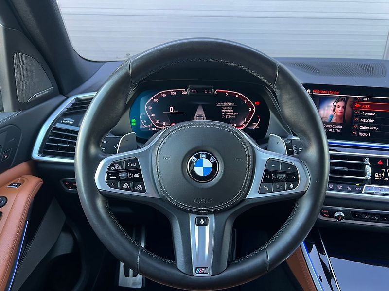 BMW X5 30D xDrive M-Sport-Panorama - fotka 24 z 71