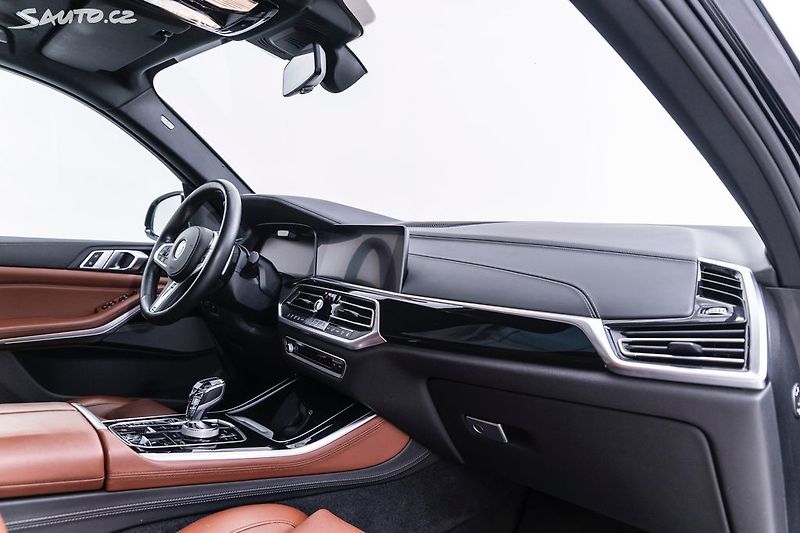 BMW X5 xDrive30d*servis*plná výbava - fotka 14 z 47