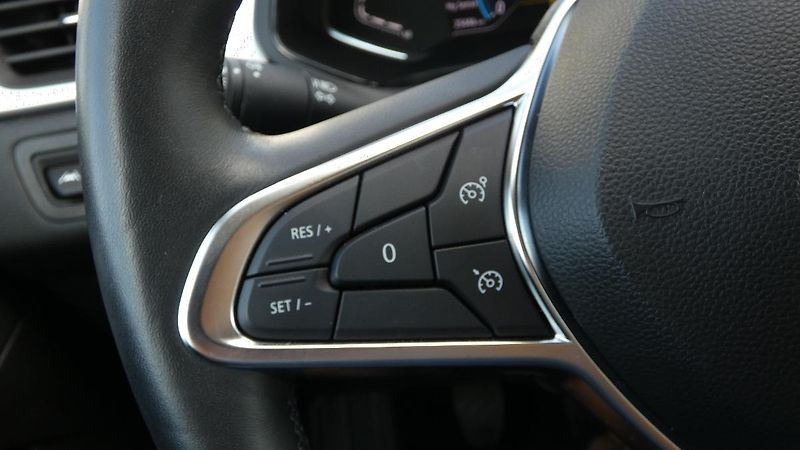 Renault Captur 1,3  TCe 140 Techno - fotka 11 z 22