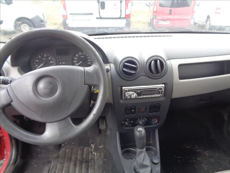 Dacia Logan 1,4 - fotka 8 z 12