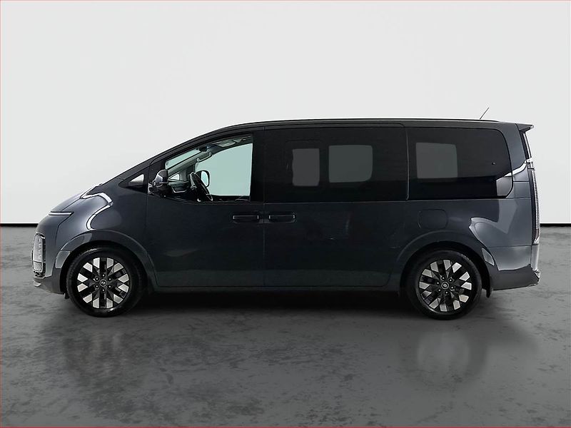 Hyundai Staria (2021) 2.2 CRDi - fotka 3 z 24