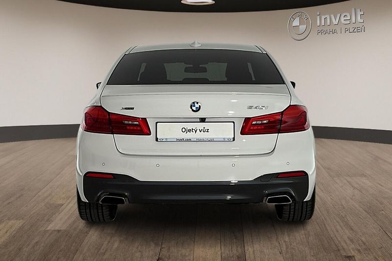 BMW Řada 5 540i xDrive - fotka 4 z 26